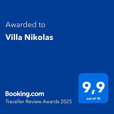 Nikolas Villa *